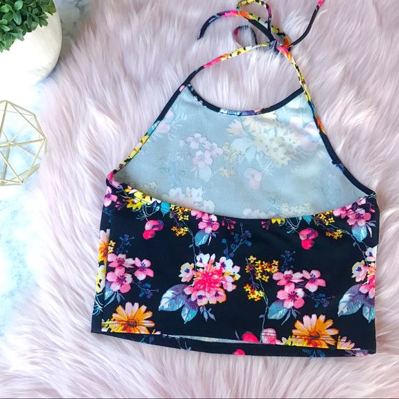 CUTE Oboe Floral Print Halter Top in Medium - Picture 5 of 5